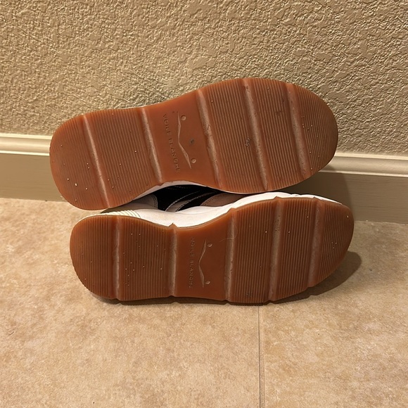 Voile Blanche Sneakers - Picture 6 of 6